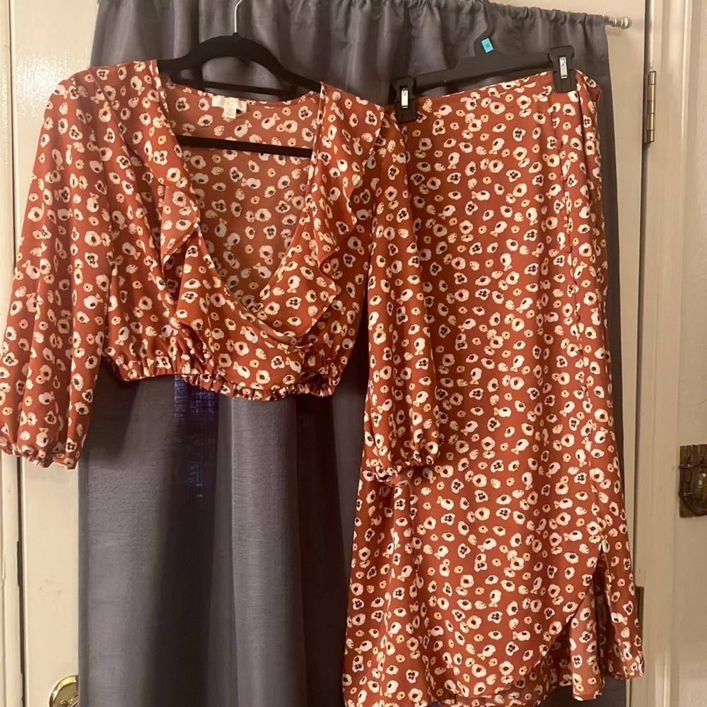 Two piece floral slit skirt with blouse